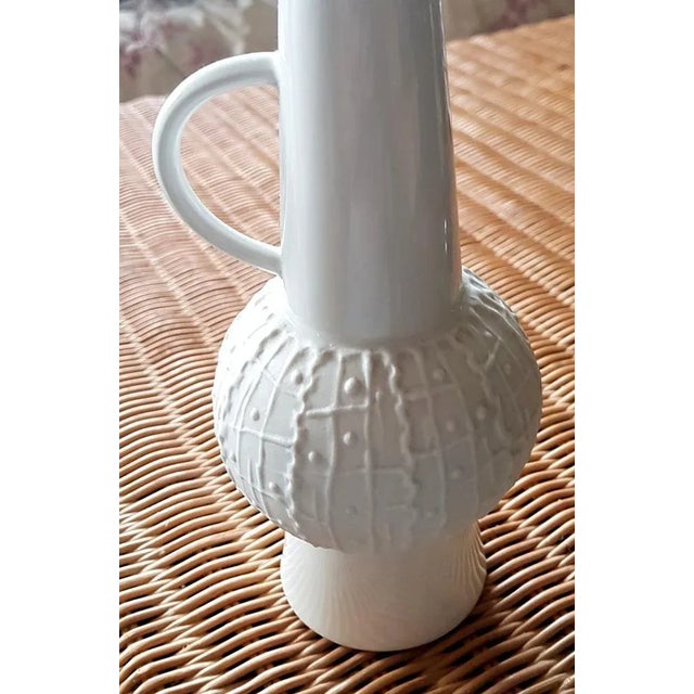 Mid-Century Modern Space Age White Porcelain Vase from Royal Kpm, 1970s For Sale - Image 3 of 5