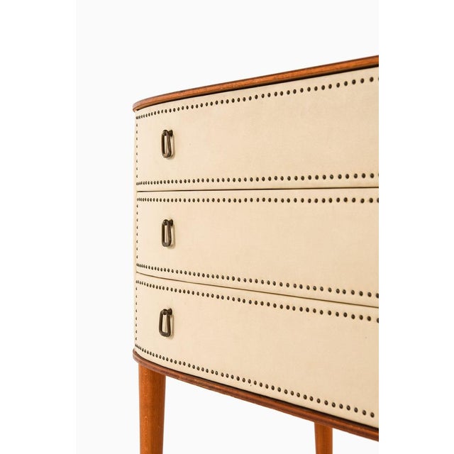 Bureau in Mahogany and White Artificial Leather attributed to Halvdan Pettersson, 1950s For Sale - Image 6 of 9