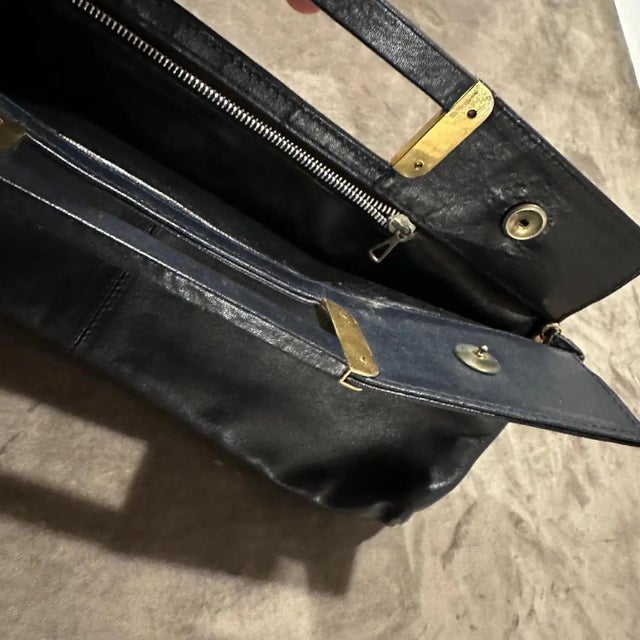 Italian A 1970s High Quality Black Leather and Brass Italian Shoulder Bag For Sale - Image 3 of 12