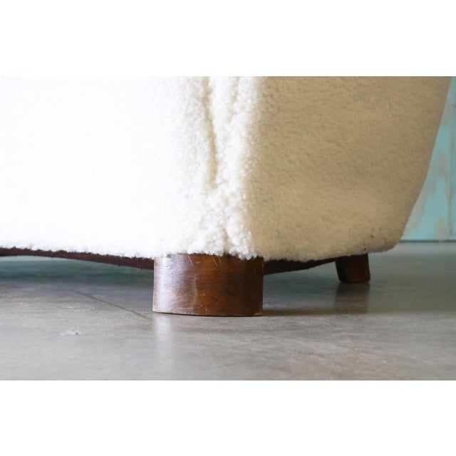 1940s Danish White Sheepswool Banana Sofa After Flemming Lassen For Sale - Image 9 of 12