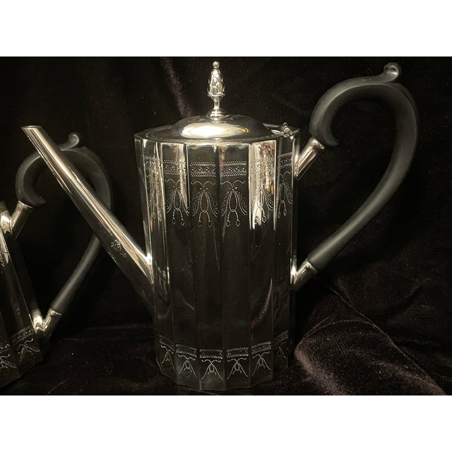 1920s Tiffany & Company Paul Revere Fluted Panel Silverplate Tea Set For Sale In New York - Image 6 of 12