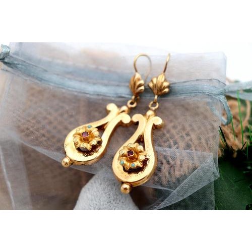 Gold Earrings with Reliefs and Applications, Set of 2 For Sale - Image 3 of 8