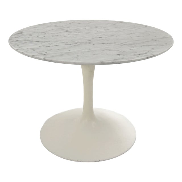 Low Tulip Side Table in Marble by Eero Saarinen for Knoll, 1970s For Sale