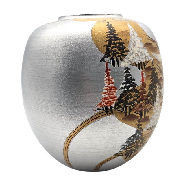 Kutani-Yaki Hand-Painted Porcelain Vase by Kōryū – Cranes & Pines, Gold & Silver For Sale - Image 4 of 11