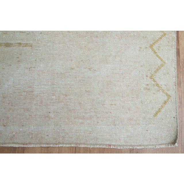 Turkish 1970s Vintage Handmade Wool Cotton Turkish Beige Area Rug For Sale - Image 3 of 11