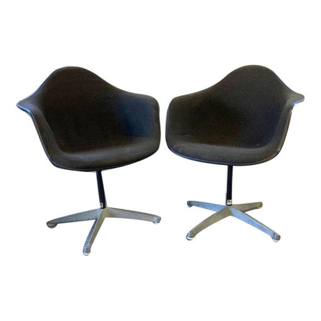 Set of 2 Matched Mid Century Vintage Modern Herman Miller Shell Chairs For Sale In New York - Image 6 of 10