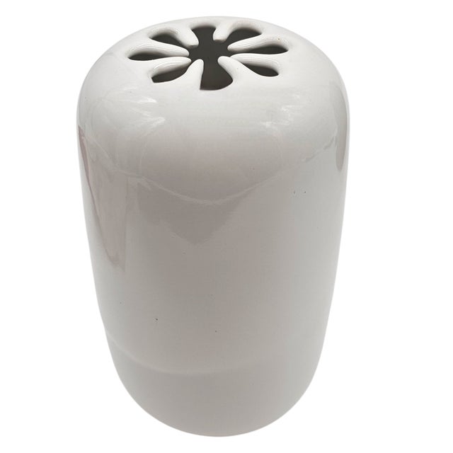 Modernist David Gil Art Pottery Vase in White Glaze With Iconic Asterisk Opening – 1995 For Sale - Image 4 of 5
