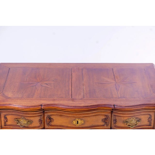 French 18th C. French Walnut Serpentine Comode For Sale - Image 3 of 5
