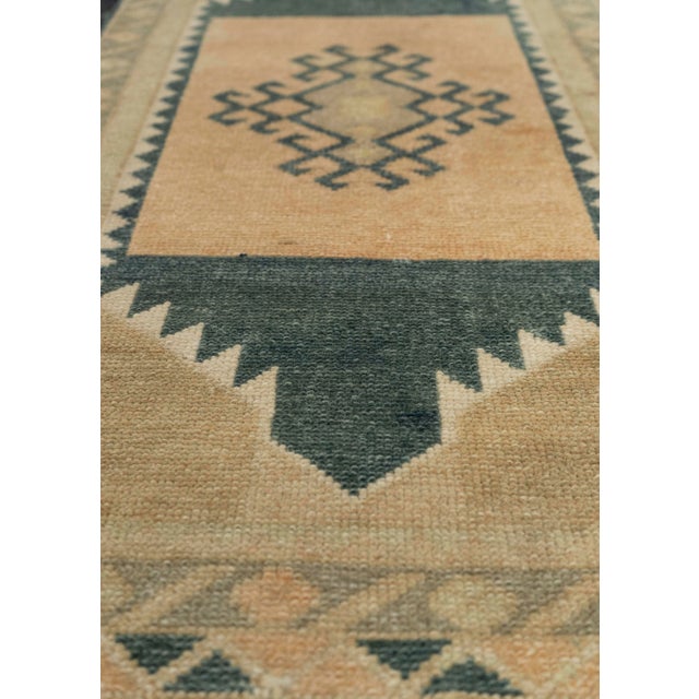 Turkish Mini Rug Oriental Hand Knotted Vintage Rug 1'7" x 2'10" #21272 For Sale In Houston - Image 6 of 8