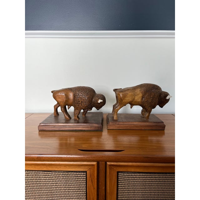 American Vintage Carved Buffalo or Bison Sculpture s.l. Mitchell - Set of 2 For Sale - Image 3 of 8