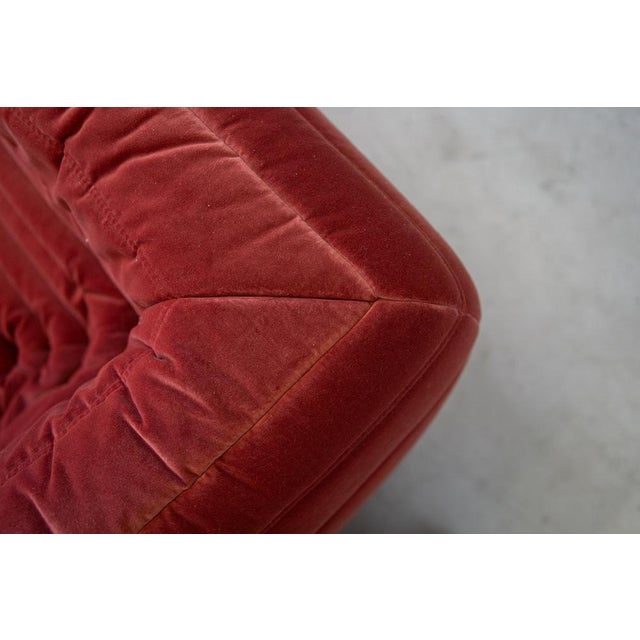 Vintage Two-Seat Togo Sofa with Arms in Burgundy Velvet by Michel Ducaroy for Ligne Roset, 1970s For Sale - Image 15 of 18
