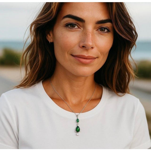 Modern 14k White Gold Pear-Shaped Emerald & Diamond Drop Pendant Necklace 17 Inch For Sale - Image 3 of 5