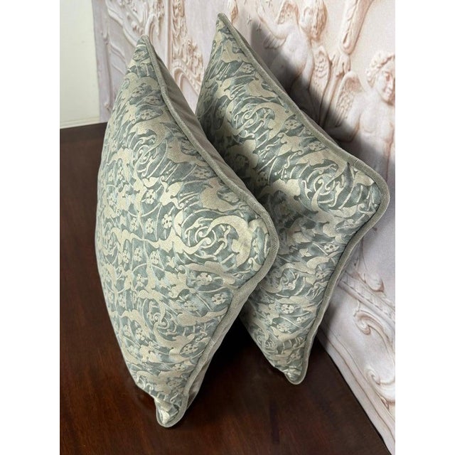 Early 21st Century Pair of Authentic Venetian Oneiroi Patterned Fortuny Pillows For Sale - Image 5 of 12