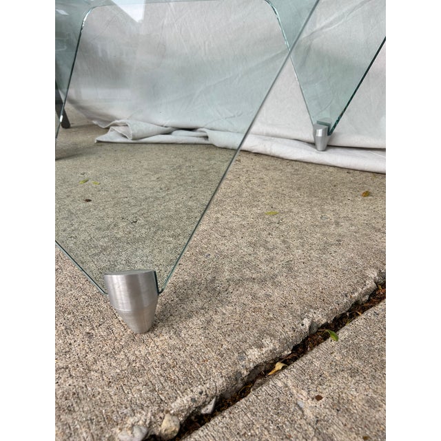 Fiam Italia Sculptural Triangular Bent Glass Cocktail Table | Attributed to Fiam Italia | Italy, Circa 1970s–1980s For Sale - Image 4 of 4
