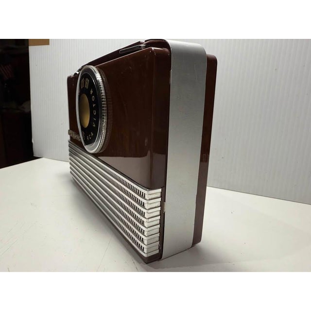 Brown Vintage 1950s Rca Victor B-411 Portable Tube Radio | Atomic Mid-Century Decor | Untested For Sale - Image 8 of 9