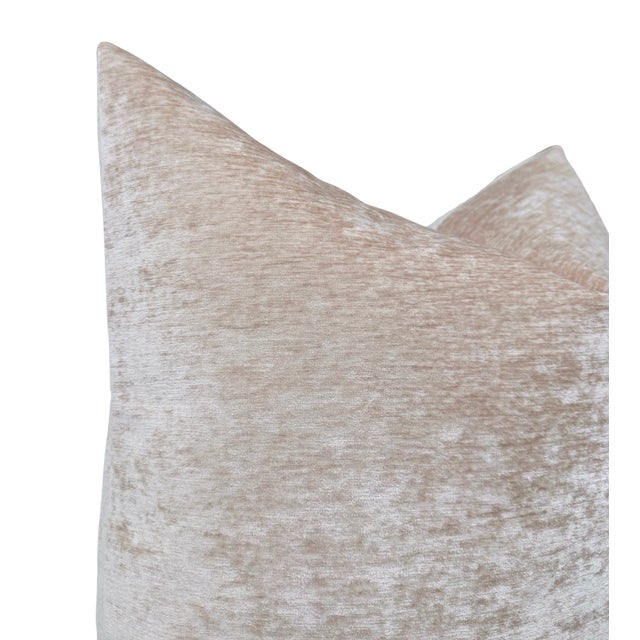 Traditional Antique Rose Velvet Pillow Cover, 20x20 Pillow For Sale - Image 3 of 4