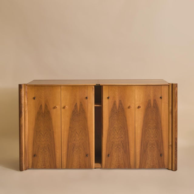 Italian Walnut 'Scuderia' Sideboard Attributed to Carlo Scarpa for Bernini, 1970s For Sale In Chicago - Image 6 of 13