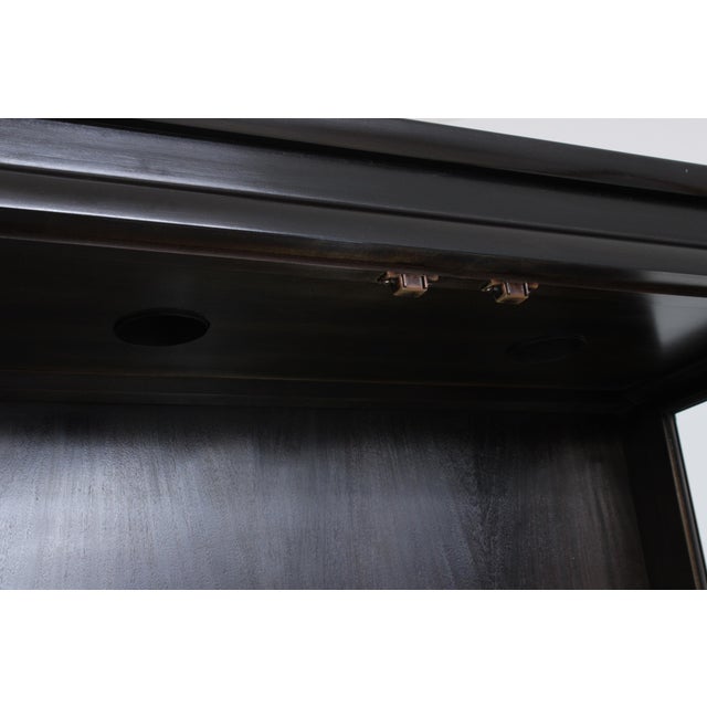 Century Chin Hua Chinoiserie Curio Cabinet For Sale In Philadelphia - Image 6 of 15