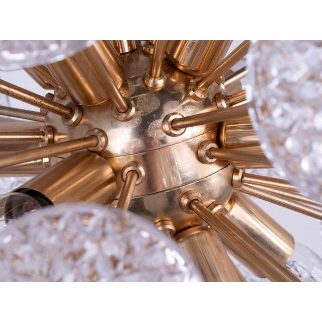 Mid-Century Modernist Floral Sputnik Chandelier in Brass and Crystal from Val Saint Lambert, 1960s For Sale - Image 6 of 11