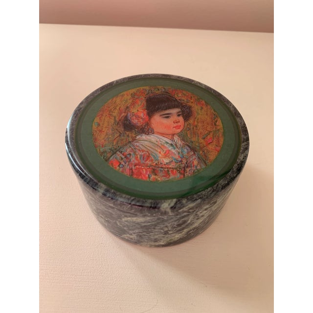 Neoclassical Vintage Mid Century Neoclassical Green Marble Round Box For Sale - Image 3 of 10