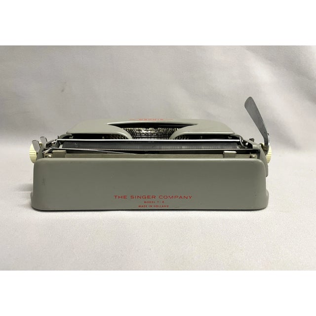 Olivetti Singer Scholastic Model T-4 Typewriter For Sale - Image 4 of 12