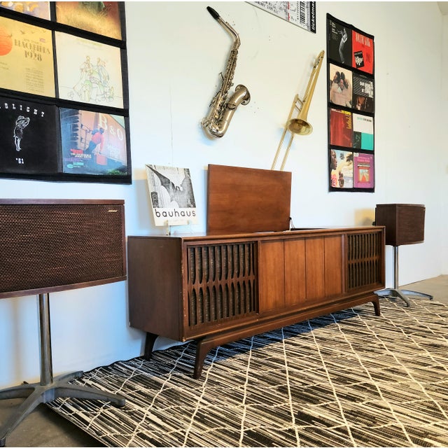 Wood 1967 Mid Century Modern Motorola Stereo Console For Sale - Image 7 of 8