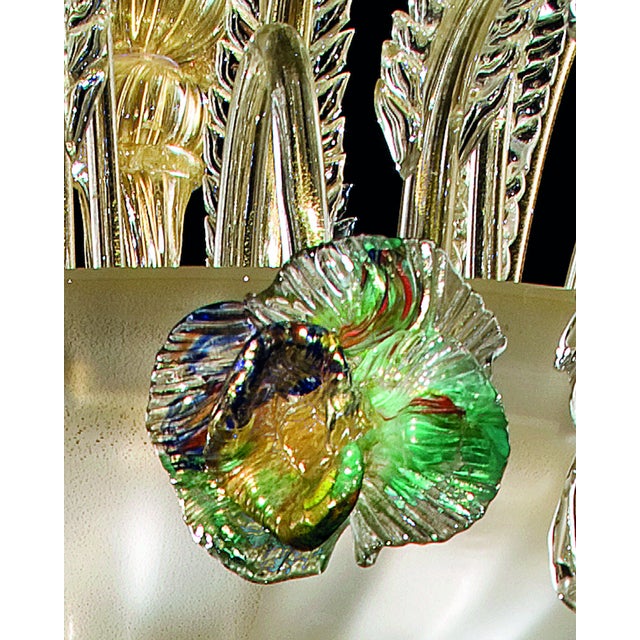 2020s Contemporary Lively Transparent and Gold Floral Chandelier in Murano Glass For Sale - Image 5 of 7