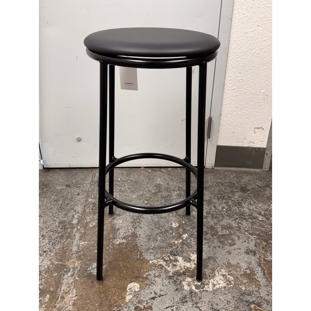 Design Plus Gallery presents the Circa Barstool in Leather by Simon Legald from Normann Copenhagen. The Circa design pairs...