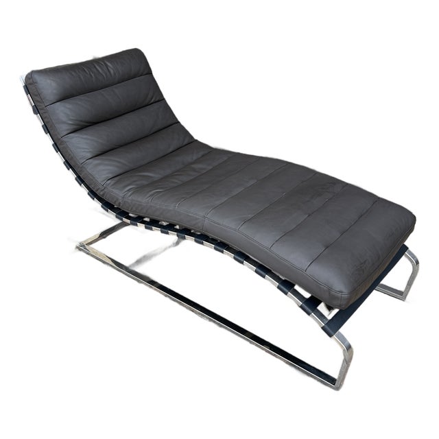 Bauhaus Style Leather Chaise Lounge Chair For Sale