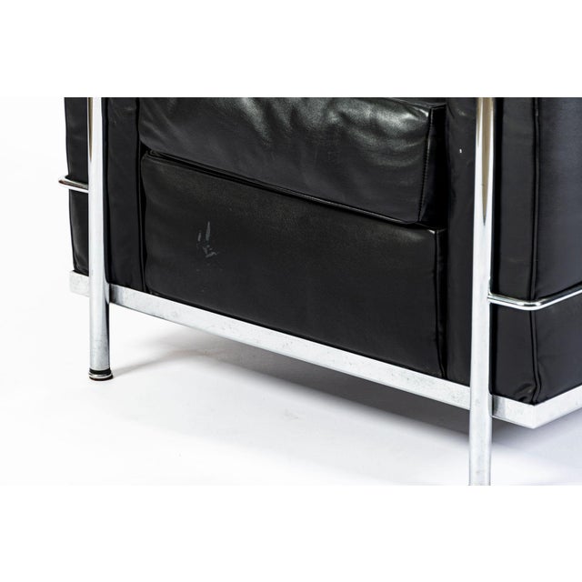 Authentic Cassina Lc2 Black Leather Petit Lounge Chair by Le Corbusier, 4x Avail For Sale - Image 12 of 17