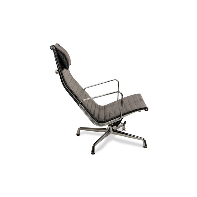 EA 124 Leather Armchair in Black with Rocking Function by Charles & Ray Eames for Vitra For Sale - Image 12 of 15