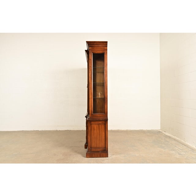 Baker Furniture Style French Regency Carved Walnut Lighted Breakfront Bookcase Cabinet For Sale - Image 10 of 12