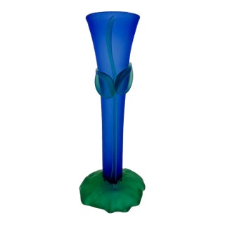 2010s Tommie Rush Studio Blown Glass Cobalt & Green Botanical Daffodil Vase - Signed For Sale