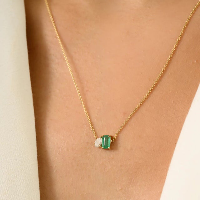 Not Yet Made - Made To Order 14k Gold Emerald Diamond Birthstone Necklace Bond Jewelry for Mom For Sale - Image 5 of 13