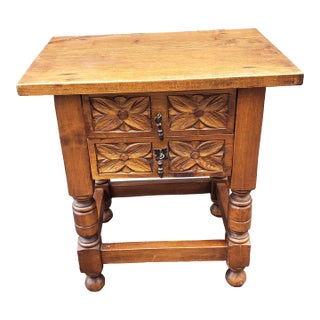 1900s Edwardian Carved Maple Two-Drawer Bedside Table For Sale