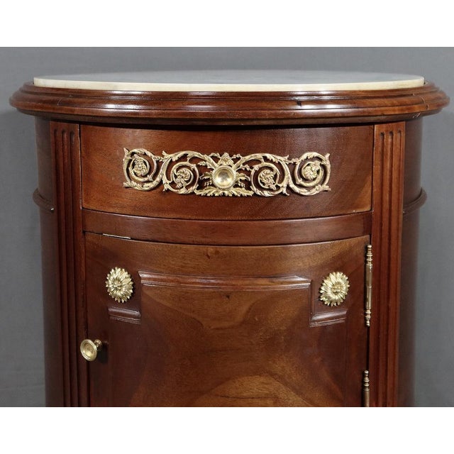 Tan Small Vintage Drum Table in Mahogany For Sale - Image 8 of 18