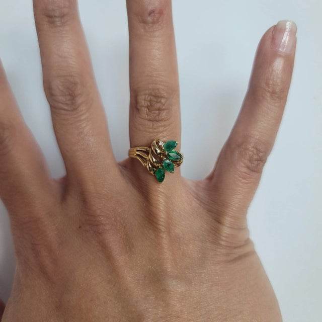 ♥ Product Summary ♥ Main Stone: Emerald & Diamond Approx. Carat Weight: .33cttw Band Material: 14k Yellow Gold Stone Cut:...