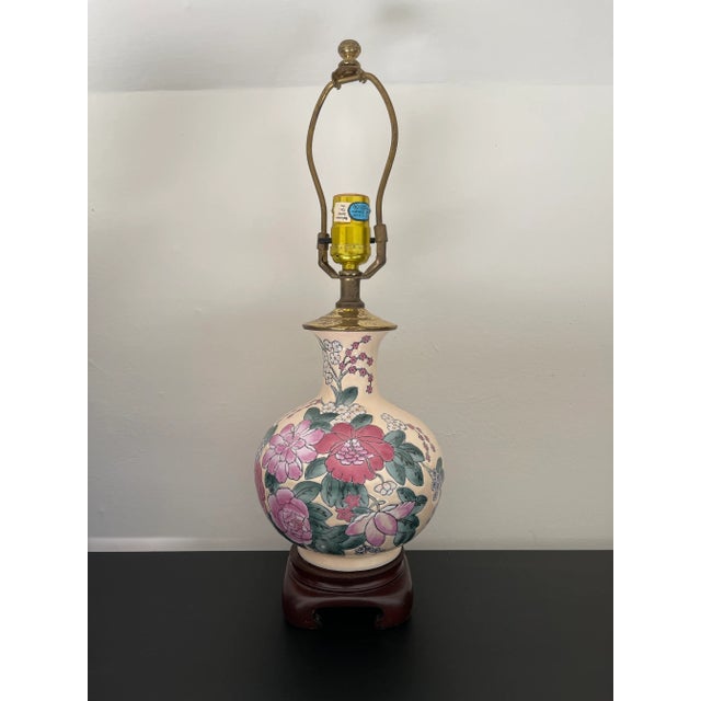 Chinoiserie Vintage 1980s Floral Chinoiserie Table Lamp For Sale - Image 3 of 8