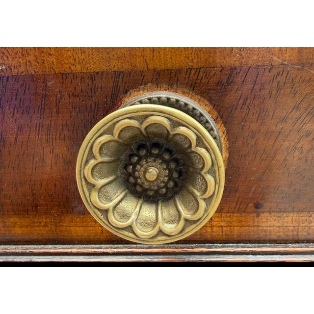 Weiman Regal Regency Weiman Gold Embossed Leather Top Coffee Table For Sale - Image 4 of 12