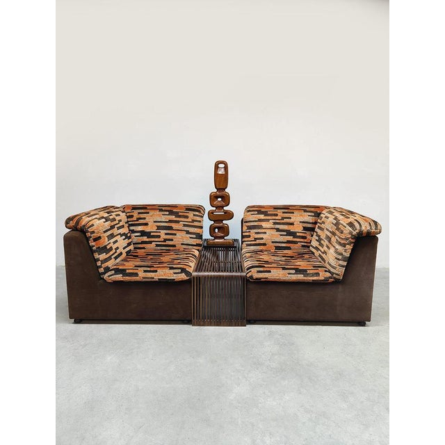 What an eye-catcher is this awesome 2-person vintage modular sofa / love seat consisting of 2 separate corner parts....