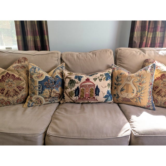 Vintage French Neoclassical Aubusson Jacquard Tapestry Pillows- A Pair For Sale - Image 4 of 16