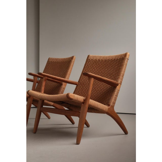 Wood Early Edition CH25 Lounge Chairs in Oak and Papercord by Hans J. Wegner, 1960s, Set of 2 For Sale - Image 7 of 18