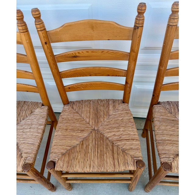 Wood Mid 20th Century Set of 6 Ladder Back Shaker Farm House Chairs With Rush Seats For Sale - Image 7 of 17