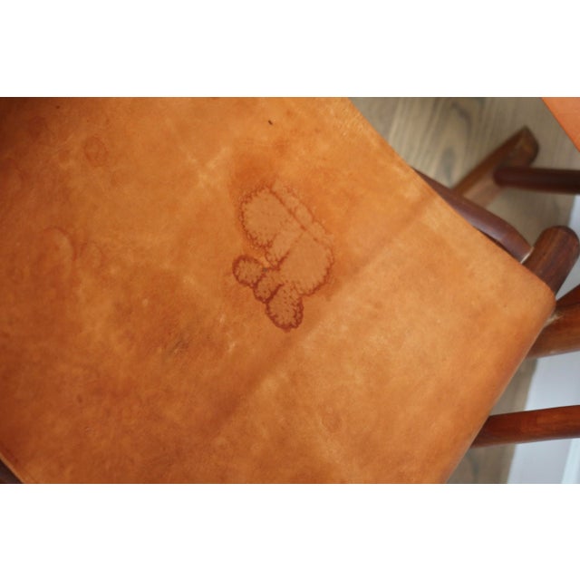 Mid-Century Modern Costa Rican Leather Campaign Folding Rocking Chair For Sale In Los Angeles - Image 6 of 7