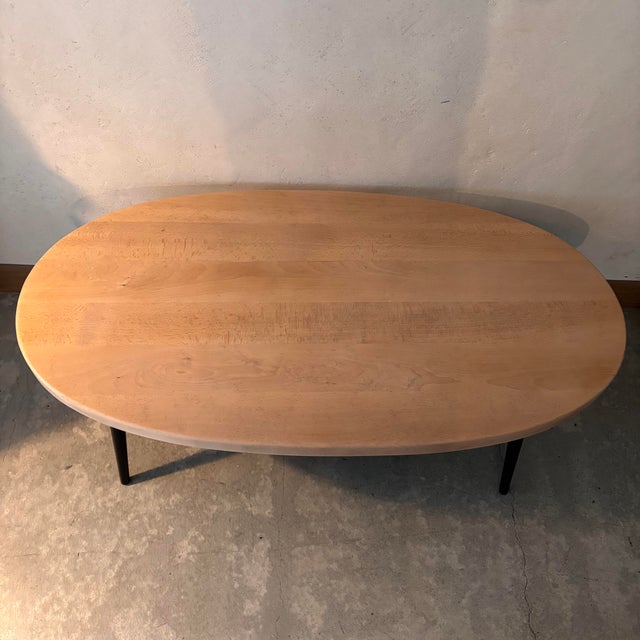 Beech Coffee Table, in Very Good conditions. Designed 1960 to 1969