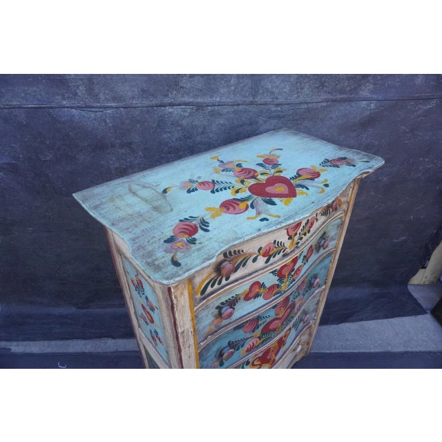 Wood 5-Drawer Dresser Decorated by Peter Hunt c.1930 For Sale - Image 7 of 9