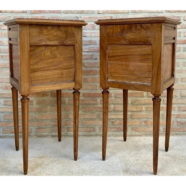 French Louis XVI Style Bedside Tables in Walnut, 1920, Set of 2 For Sale - Image 11 of 12