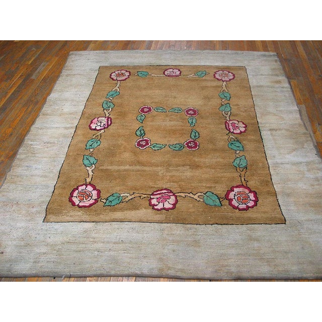 Antique American Usa Floral Hand Knotted Pile Rug, Country of Origin: American USA Rugs, Circa Date: 1920s. This...