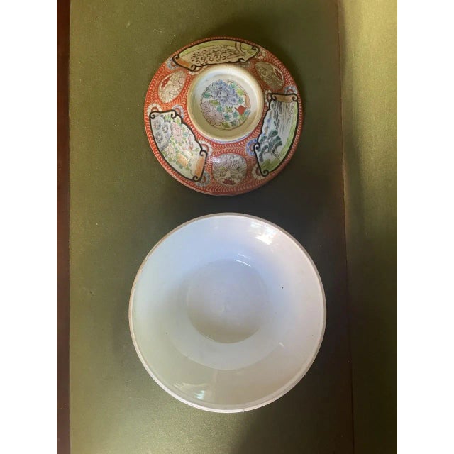 Japanese Imari 19th Century Pottery Covered Bowl For Sale - Image 4 of 10