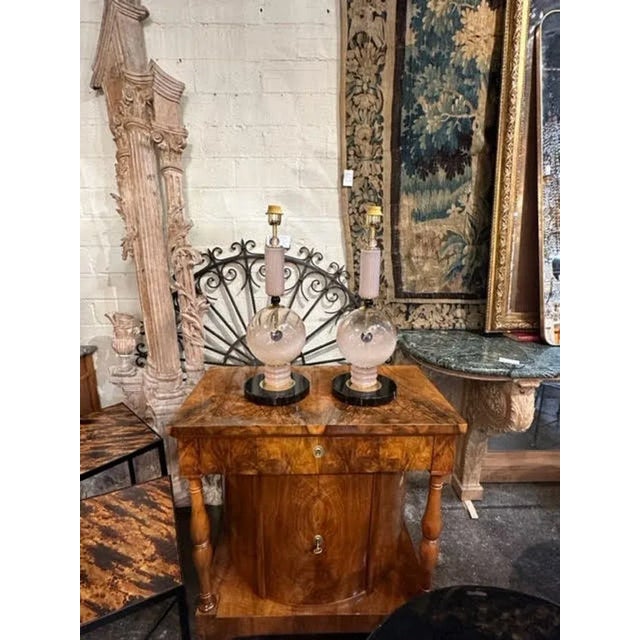 Modern Pair of Modern Pink and Black Murano Glass Lamps For Sale - Image 3 of 7